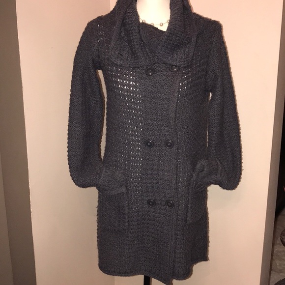 Zara Sweaters - ❤️ Zara sweater. In excellent condition.